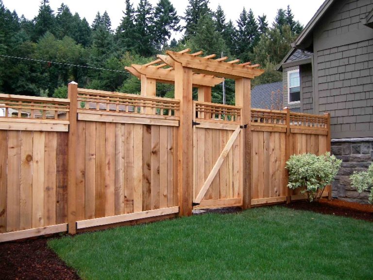 Beautiful-Privacy-Fence-Design-Ideas-With-Creative-Design-Fence-On-The ...